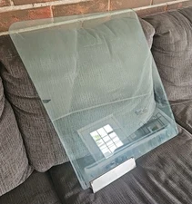 3546063C1 International Durastar Right/Pass Side Glass - USED - FAST SHIPPING