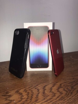 Apple iPhone SE 3rd Gen. (PRODUCT)RED - 64GB - (Unlocked)