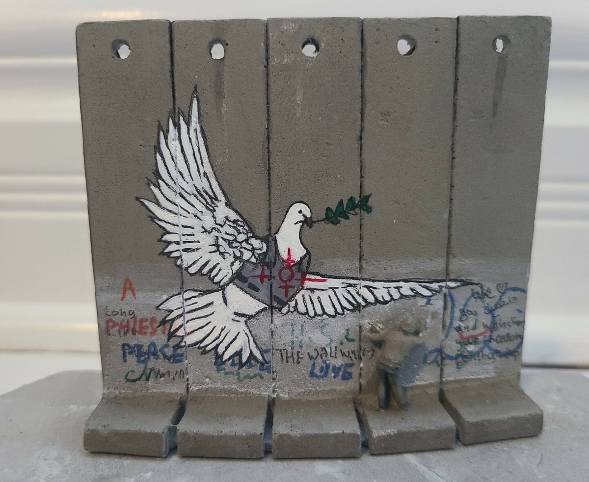 BANKSY Walled Off Hotel - 