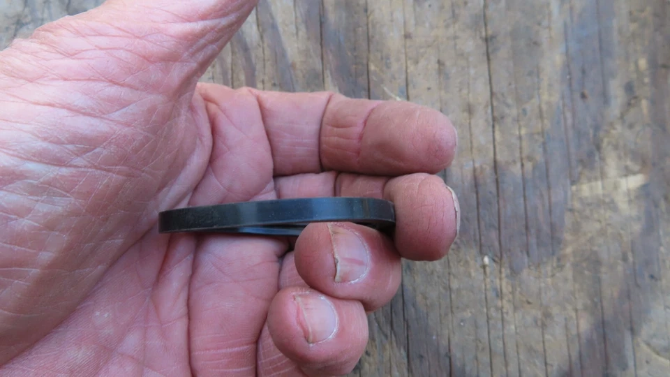 Volvo 240 740 760 780 940 960 S70 V70 850 S80 Thermostat Gasket NOS OEM 6842214 - Image 4 of 4