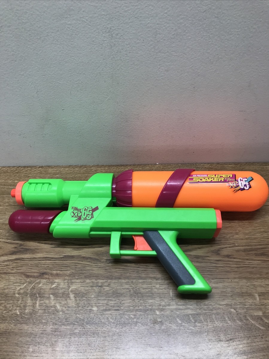 Vintage 1995 LARAMI Super Soaker XP 65 Blaster Squirt Gun Water