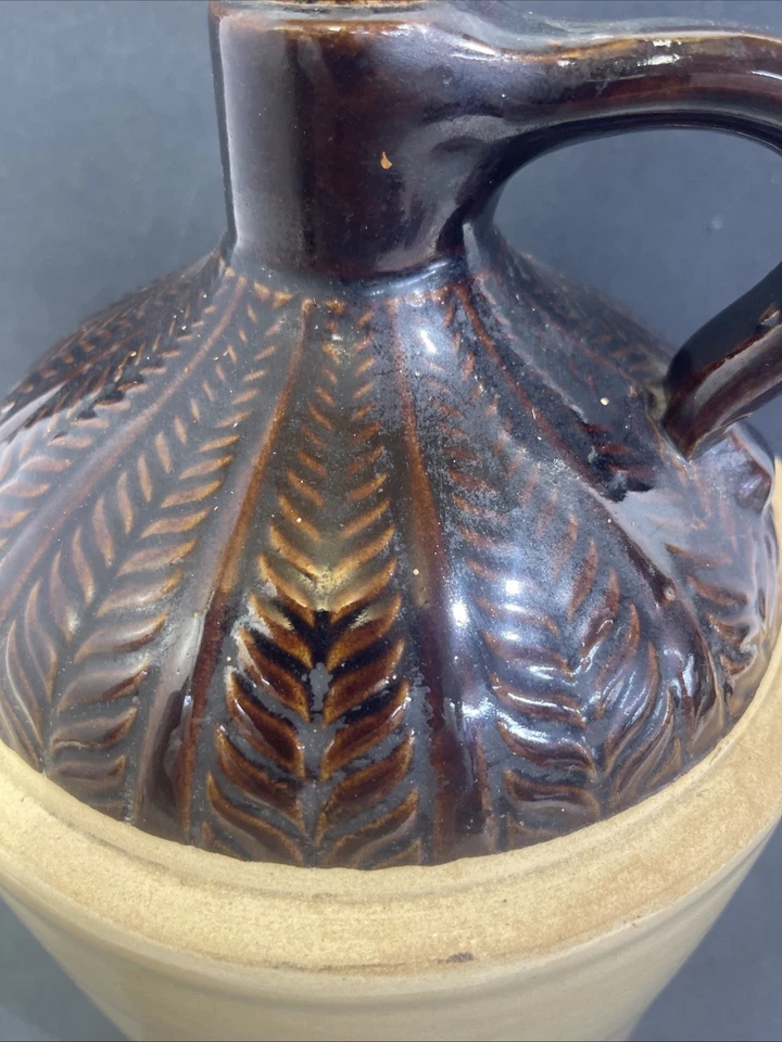 Ant. Primitve 1 Gal. Stone Croc Moonshine Shoulder Jug Wheat Pattern Cobb Stopr - Image 2 of 4