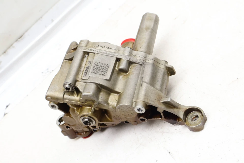 2009-2012 BMW 328I XDRIVE E90 LCI - Bomba de óleo do motor 7545939 - Imagem 2 de 4