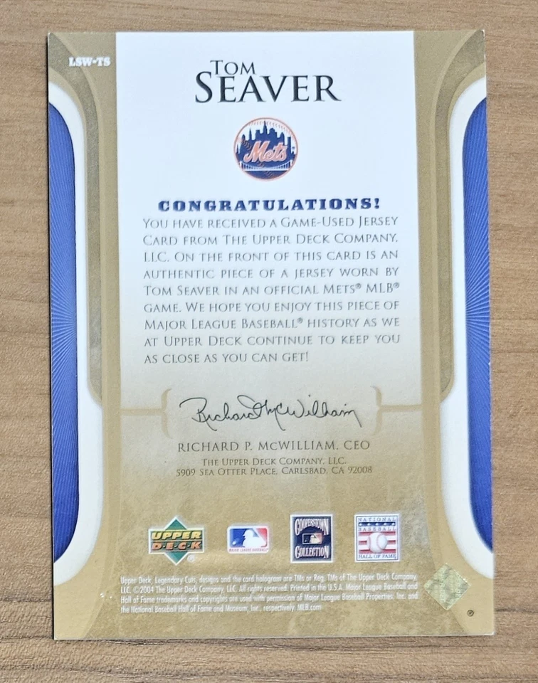 Tarjeta Jersey 2004 Upper Deck Legendary Tom Seaver Mets Salón de la fama Juego Usado Pin Rayas Foto 2 de 2