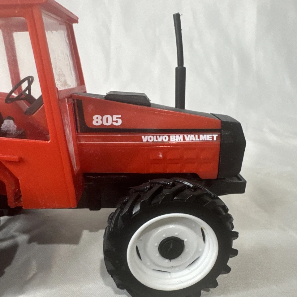Damaged Velsa Volvo BM Valnet 805 Model Tractor Plastic Farm Finland 5” - Image 3 of 4