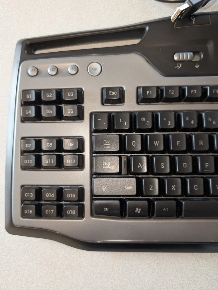 Logitech G11 Gaming Keyboard Programmable Blue Keys Wired USB - TESTED - Image 3 of 4