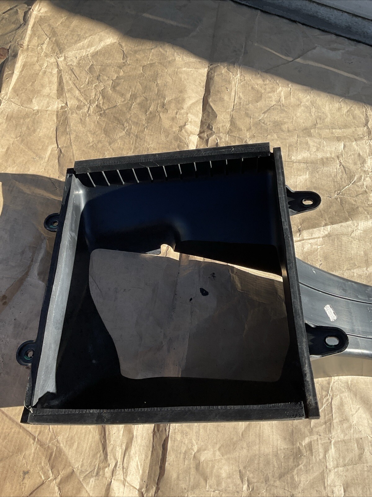 14-17 Maserati Quattroporte Front Left Intercooler Duct Shroud 670002899 OEM