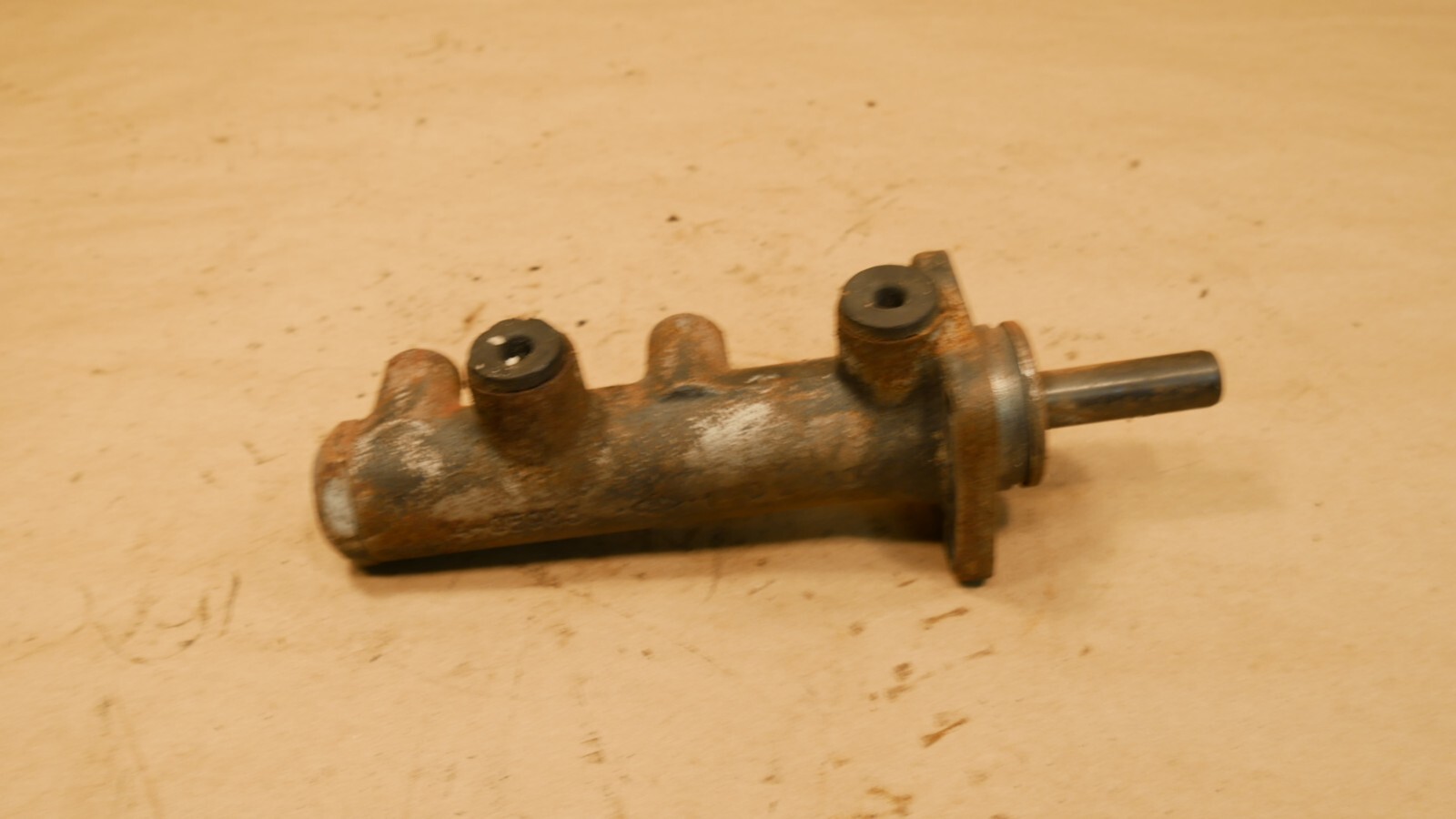 Ferrari 208 308 Mondial Brake Master Cylinder RHD PN 1405985