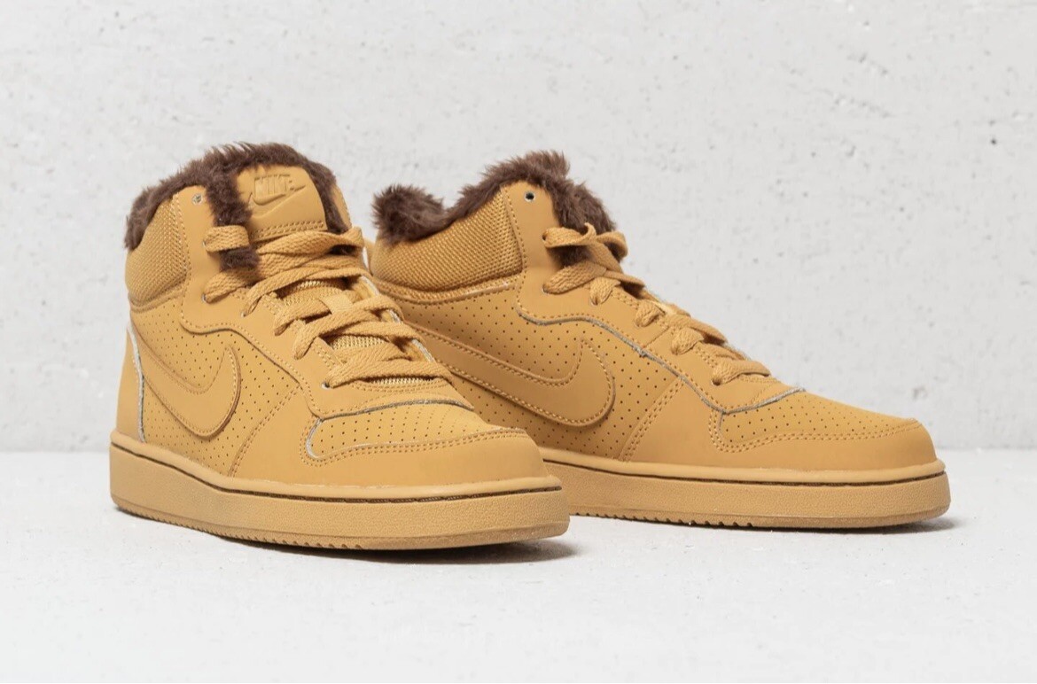 nike court borough mid winter gs