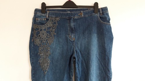 Blue Denim traditionelle bestickte Jeans mit geradem Bein von Changes ~ Größe 18 ~ fabelhaft - Bild 2 von 4