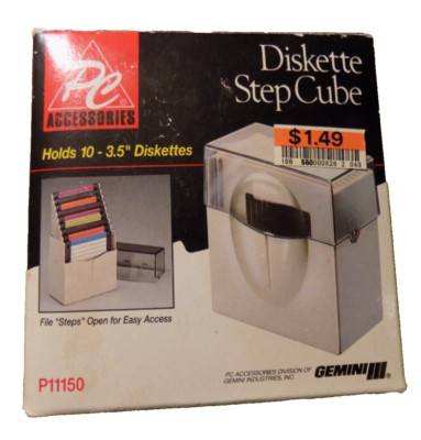 PC Accessories Diskette Step Cube 3.5   P11150 Beige 10 Slot & Disks NOS