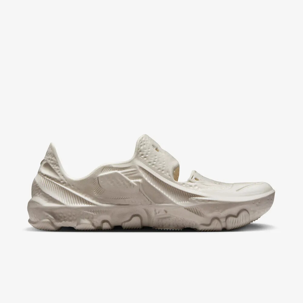 【NIKE】★送料・関税込★ISPA Universal Natural☆White Nike ISPA Universal 