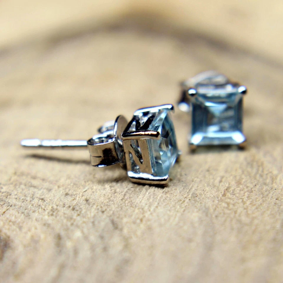 Aretes solitarios de aguamarina de 2,50 quilates corte princesa creados en laboratorio plata 925 Foto 3 de 4