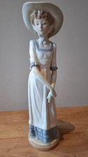 Nao by Lladro 'Louise' porcelain figurine