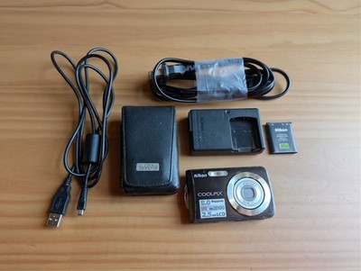 Nikon Coolpix S210 Vintage Digital Camera - TESTED w/ Battery, Charger, Case