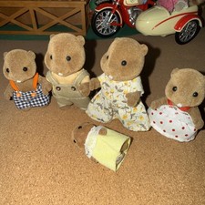 SYLVANIAN FAMILY FLAIR WATERS BEAVER FAMILY of 5