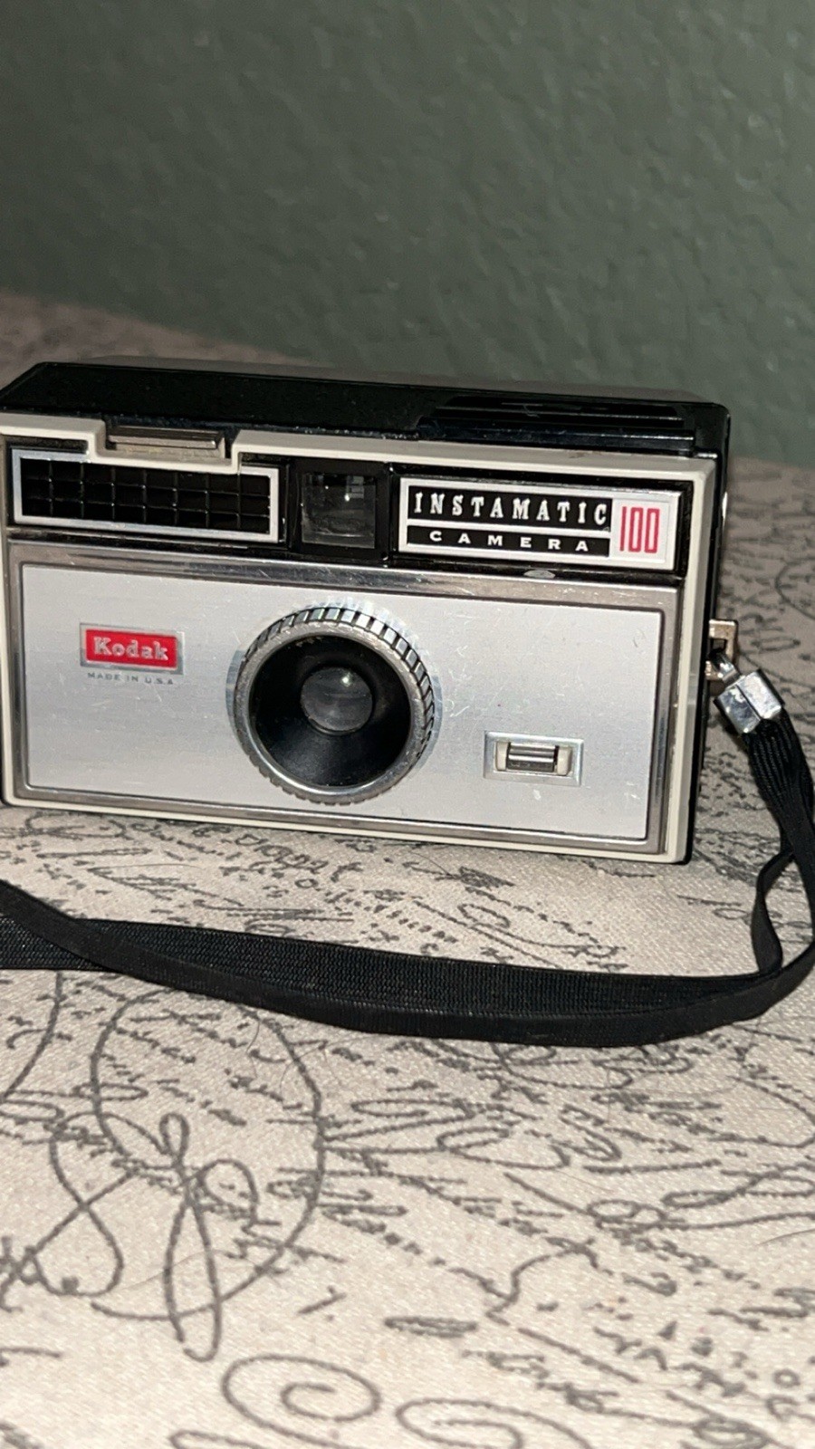 Kodak Instamatic 104 vintage camera equipment - eBay listing photo 4