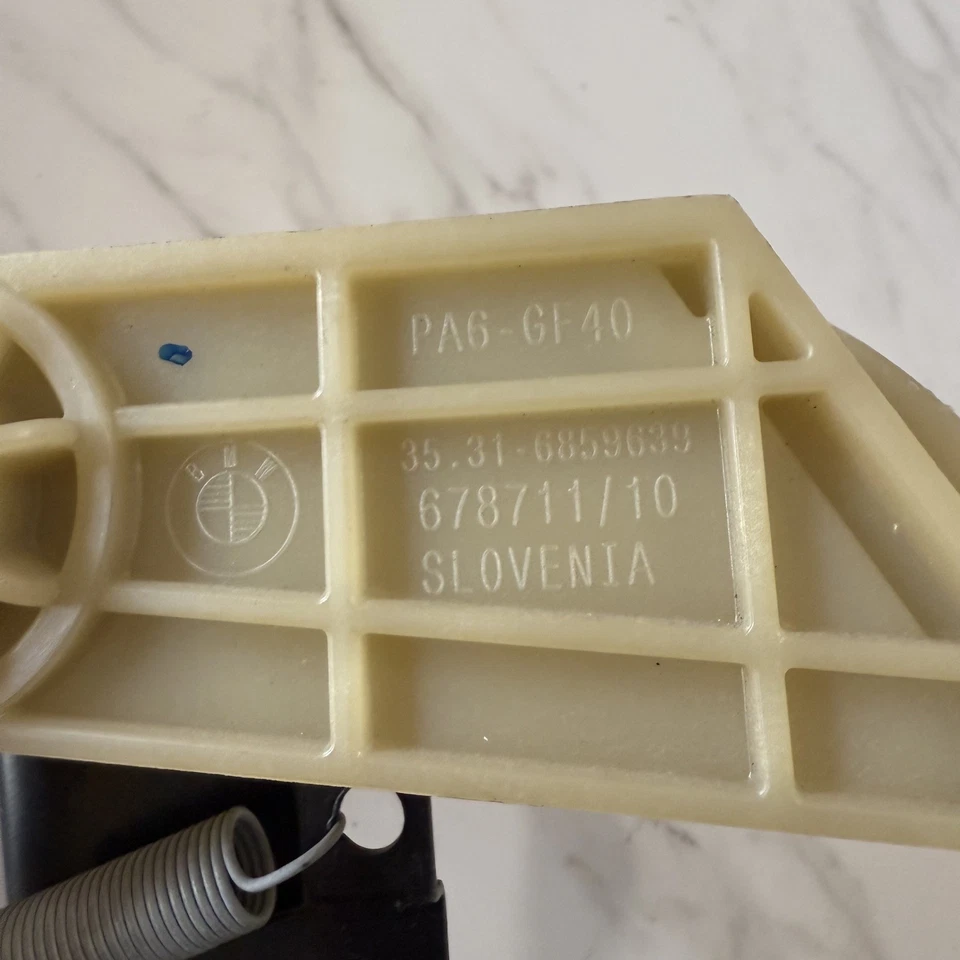 BMW 320I F30 2012-2018 pedal de parada de freno con soporte de montaje OEM Foto 3 de 4