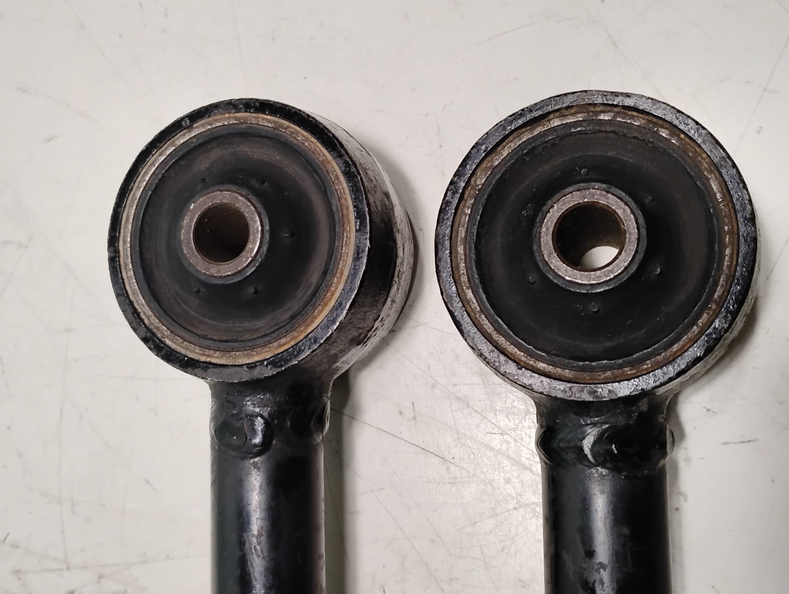 Ferrari 250 GTE Rear Suspension Strut Reaction Rods_61075_Pair_Italy_GENUINE
