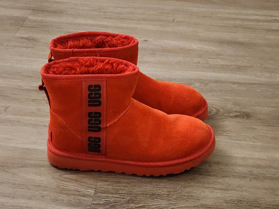 Ugg Classic Mini II Boot Side Logo Red Size 7