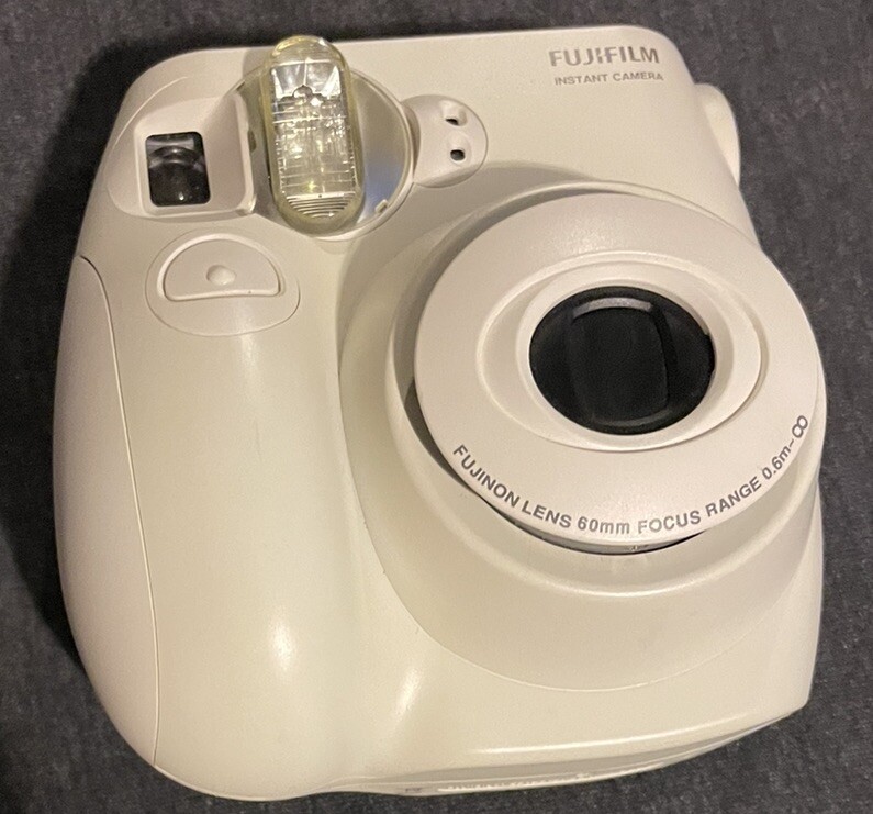 Fujifilm Instax Mini 7S Instant Camera in White – Compact & Fun-image