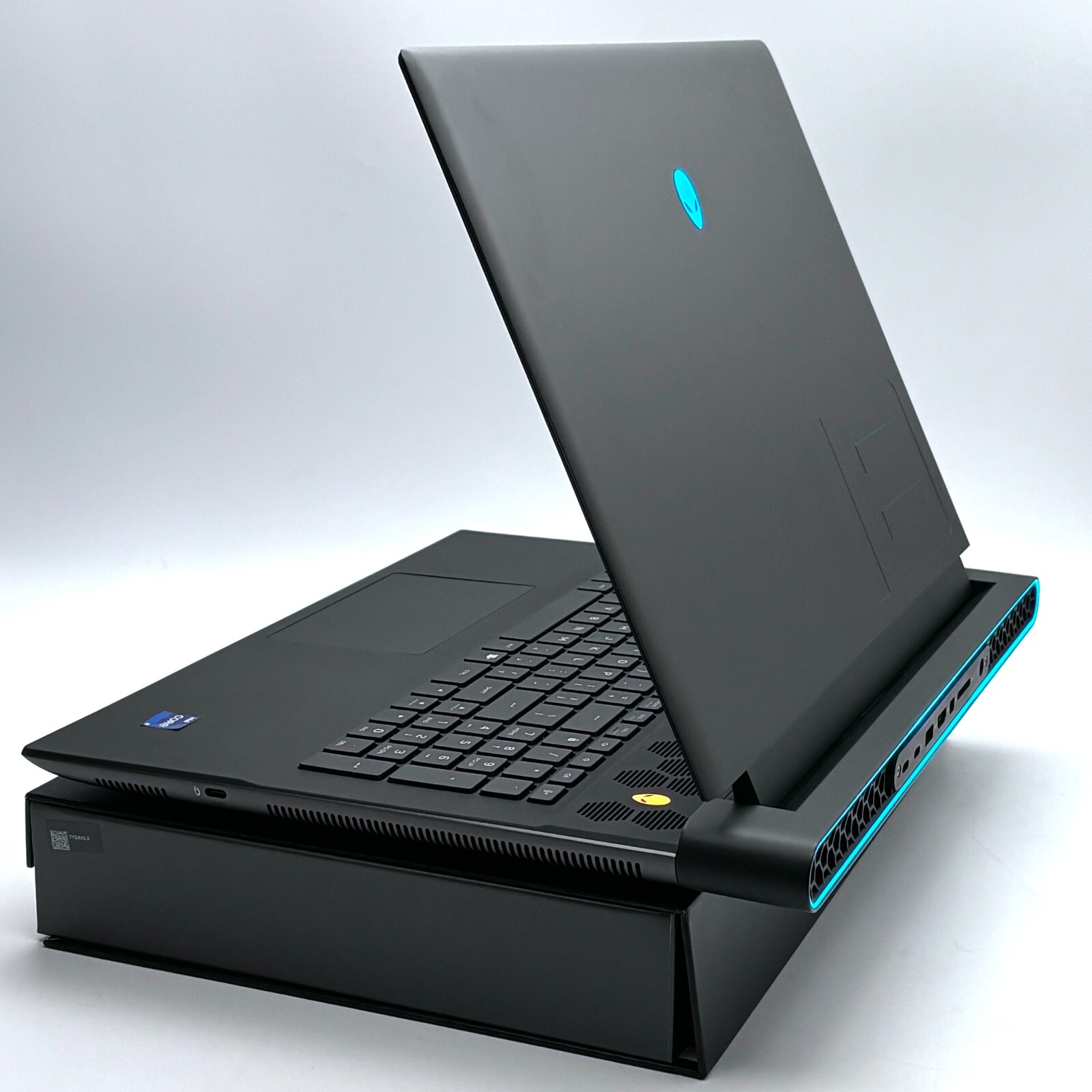 Dell Alienware m18 R2 QHD+ 165Hz RTX 4090 i9-14900HX 64GB RAM 4TB SSD Win11