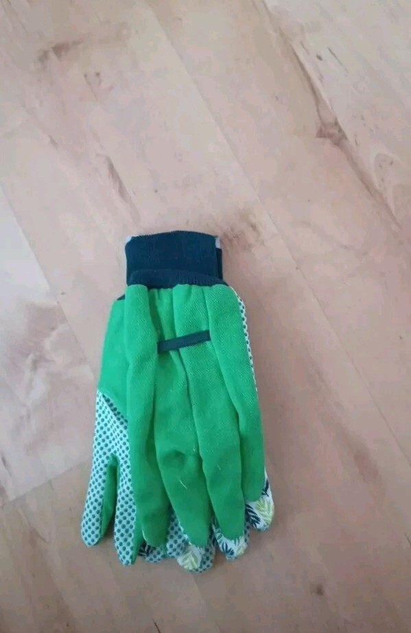 Parkside Pack of Gardening Gloves In size or Green UK