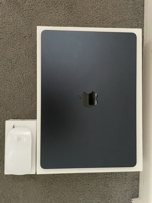 Apple MacBook Air M3 13インチ　magic mouse付き Apple MacBook Air 13-inch M3 Midnight 512GB + Magic Mouse 2