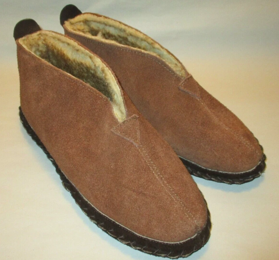 Bass Grizzly Mens 9M Leather Upper Durable Outsole, Faux Fur Lined Cozy Slippers - Image 2 of 4