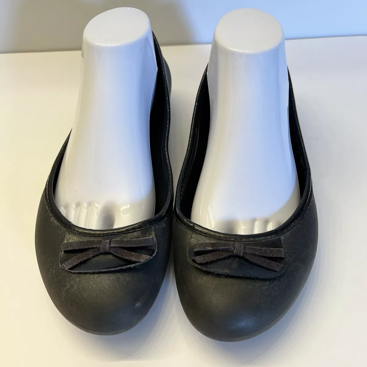 Crocs Womens Black Slip On Closed Toe Bow Ballet Flat Shoe Size 9