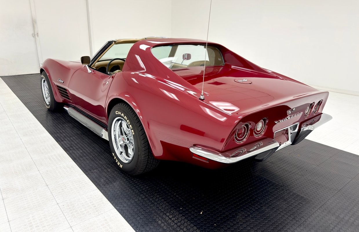 1970 Marlboro Maroon Metallic Chevrolet Corvette   | C3 Corvette Photo 6