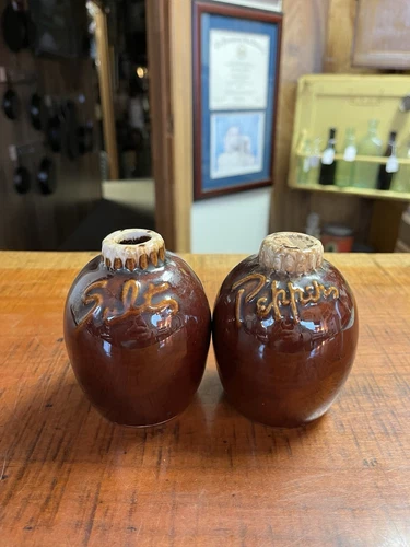 Vintage Hull Oven-Proof Brown Drip Salt And Pepper Shakers
