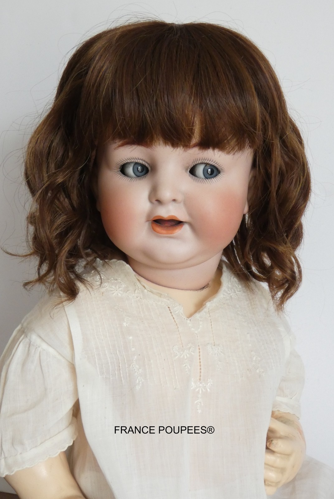Perruque châtain poupée ancienne pour remplacer cheveux abîmés tête 32cm