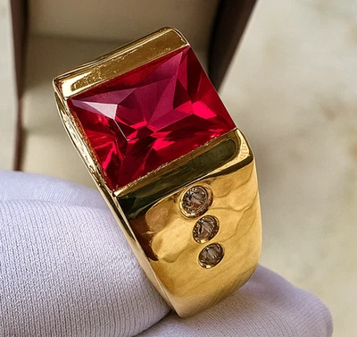 Anillo Solitario De Oro Amarillo De 9K Con Zafiro Azul · Aristocrazy