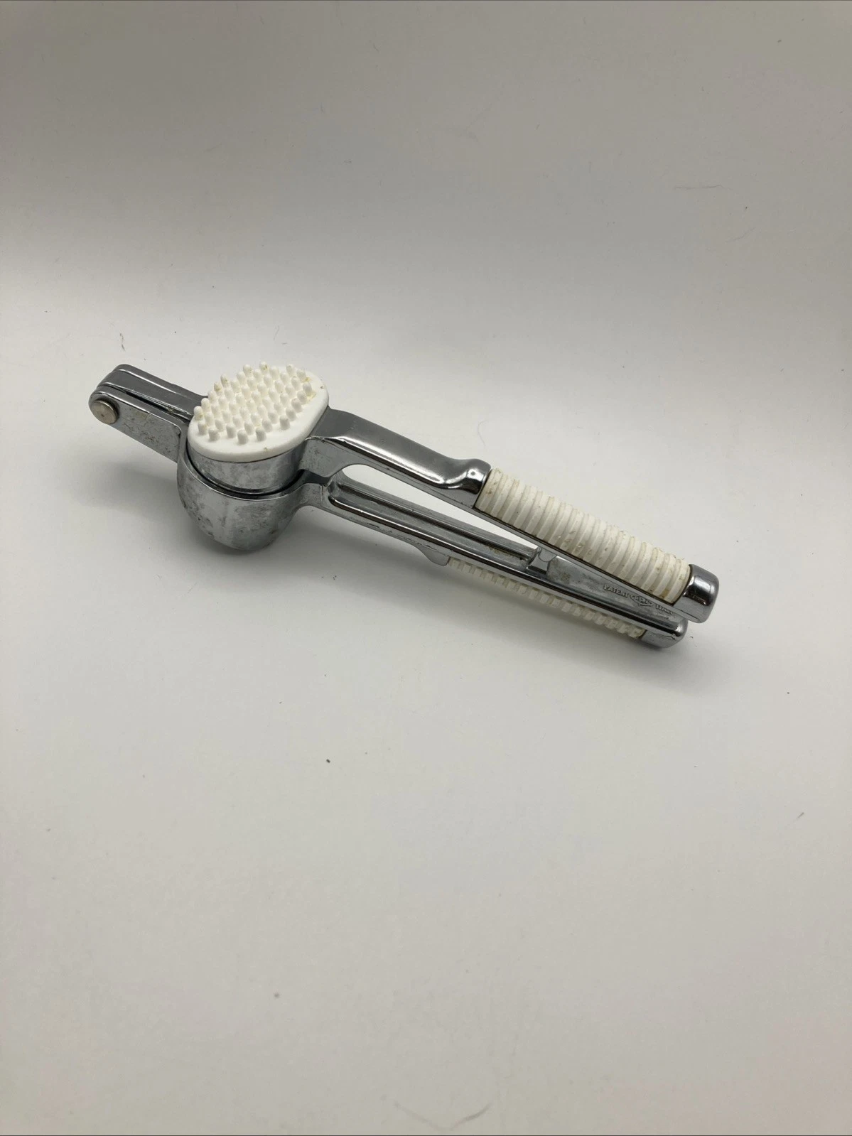 VTG Pedrini Italian Stainless Garlic Press Off-White Handle Made in Italy MCM
Opens in a new window