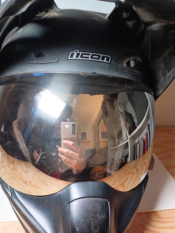 Capacete de motocicleta ICON Variant Pro — COMO ESTÁ / não testado — desgaste cosmético - Imagem 2 de 4