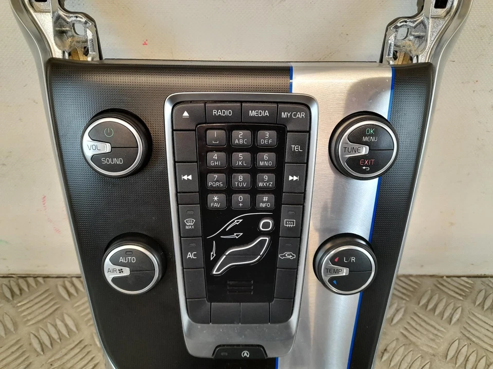 VOLVO V40 Mk3 2012-2020 Heater Control Panel  - Image 4 of 4