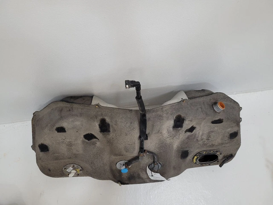 2011-2014 HYUNDAI GENESIS Fuel Tank Sedan 19 Gal 311503M510 Foto 2 de 4