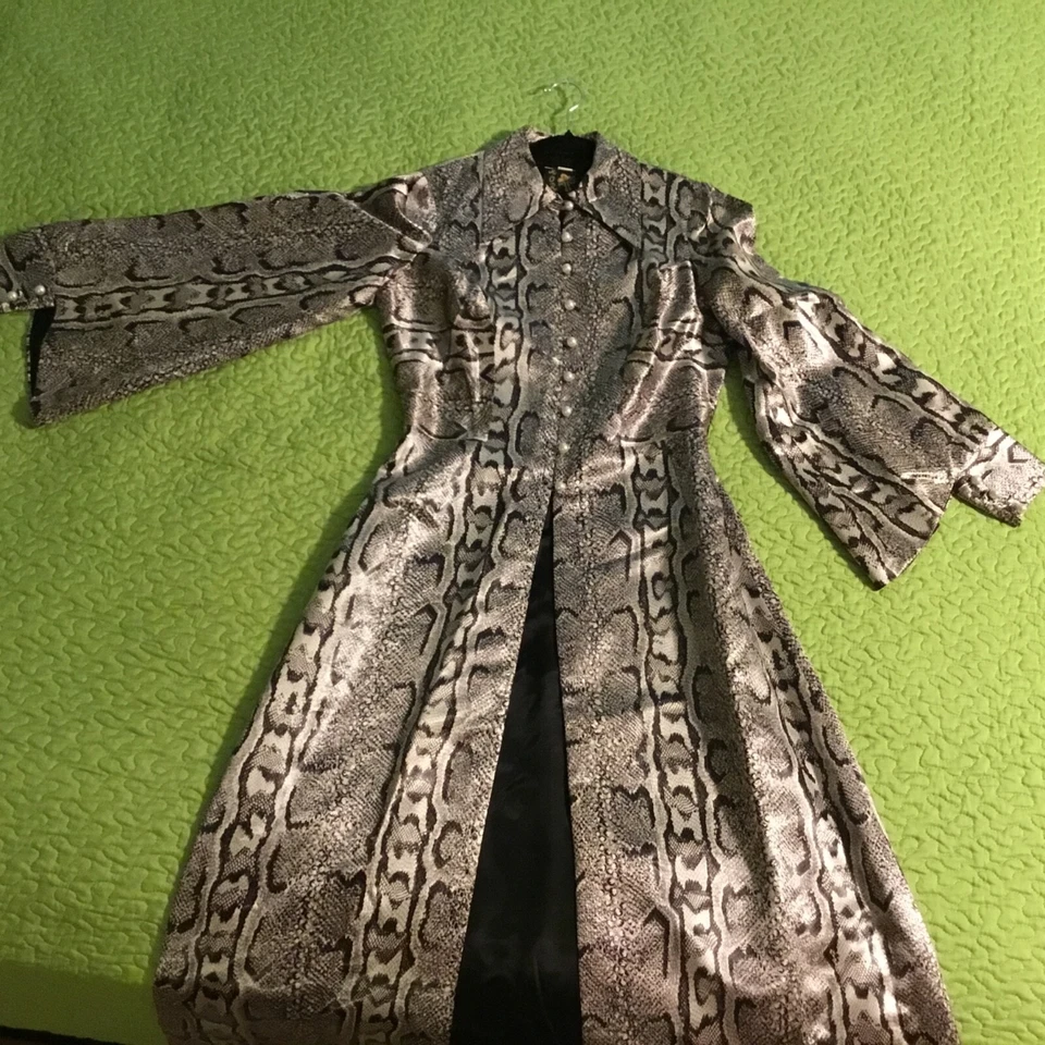 Cuello Daga Org Años 70 Era Disco Líquido Satén Largo Abierto FM Cintura Alta Moda Top Foto 3 de 4