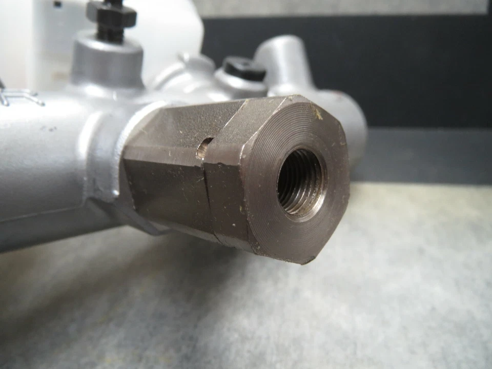 Cilindro maestro de freno para Infiniti J30 1993-1997 - Hecho en Japón - ¡Envío rápido! Foto 4 de 4