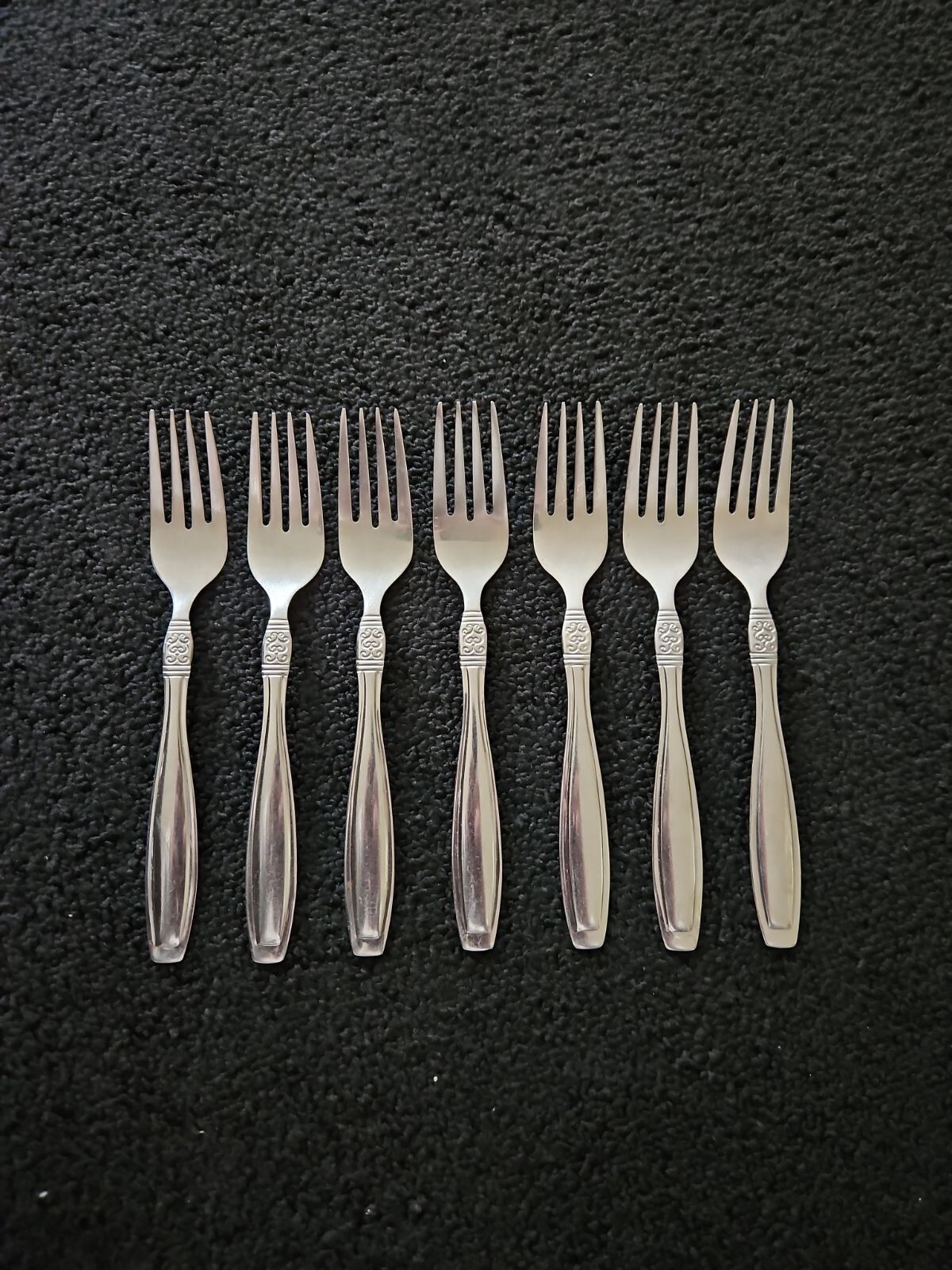 7 Oneida VISTA Stainless Flatware Outline Scroll SALAD FORKS 7 1/8" eBay