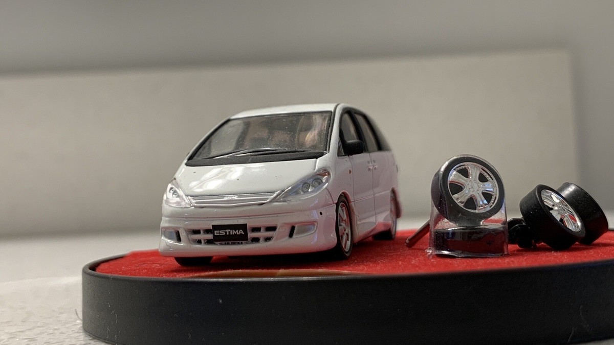 Hotworks Racing Factory Toyota Estima 3.0 Aeras in White on 1:64