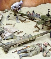 1/35 resin figures model WW II wounded artillery soldiers 4 man unpainted