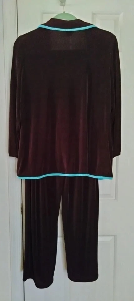 "Nuevo con etiquetas" Conjunto de chaqueta y pantalón marrón frente abierto CITIKNITS de dos piezas talla M Foto 4 de 4