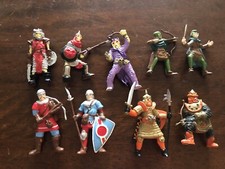 Vintage Lot of 9 Dungeons and Dragons Figures TSR