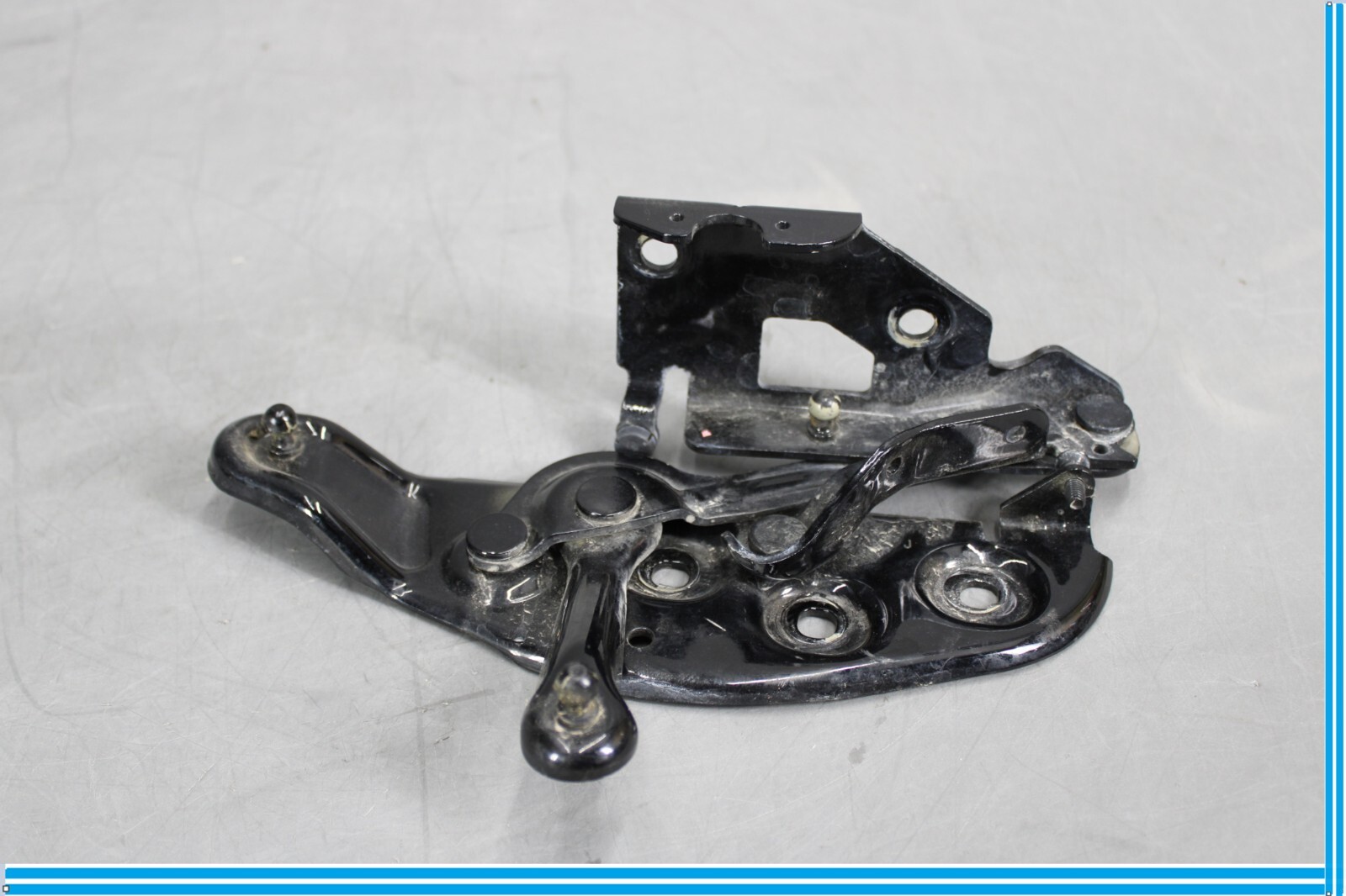 Bentley Continental 2004-2012 Front Right Engine lid hinge