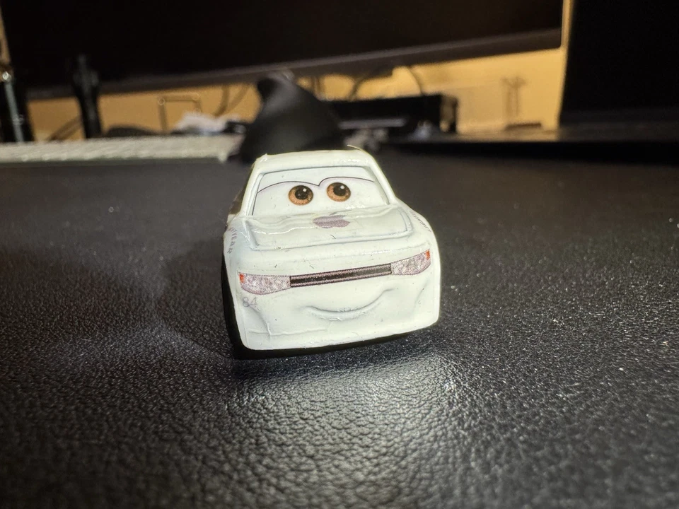 *** CUSTOM *** Mini Disney Pixar die cast- Apple Racer #84 - Image 4 of 4