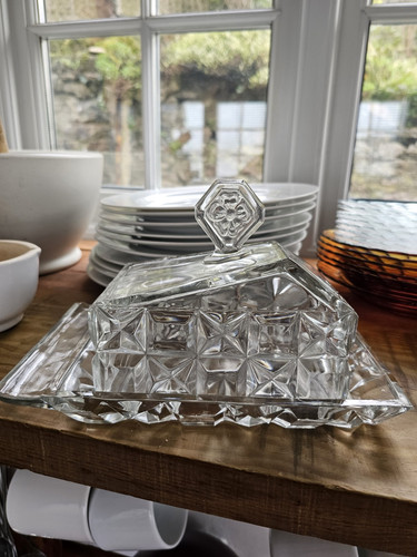 Beautiful Vintage Cheese Or Butter Dish And Lid - Picture 2 of 8