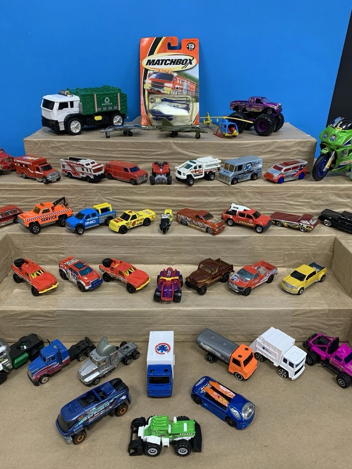 De colección - Moderno Lote 59 piezas Camiones Diecast Furgonetas Ciclos Hot Wheels Matchbox Mojo Foto 4 de 4