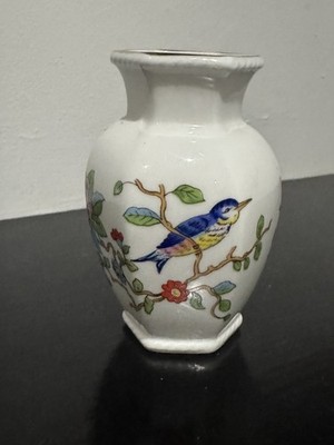 Aynsley Bud Vase. ''Pembroke'' (seltenes Auslaufmuster), sechseckig. Keine Beschädigungen.